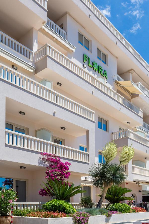 Aparthotel Flora ทูแชพี ภายนอก รูปภาพ